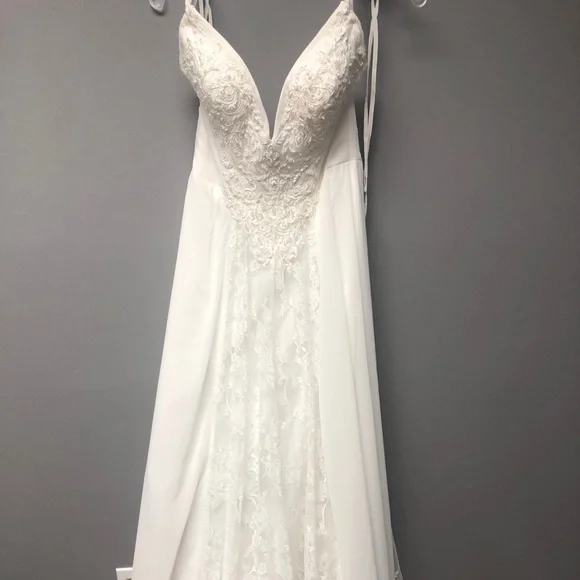 Sincerity by Justin Alexander Boho Wedding Dress - Picture 2 of 8